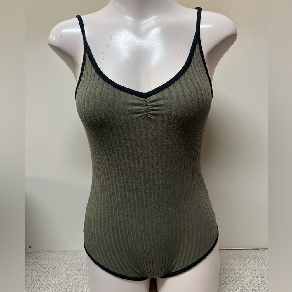 2/$20❤️- BODYSUIT | Women’s Rebel Rogue bodysuit size medium